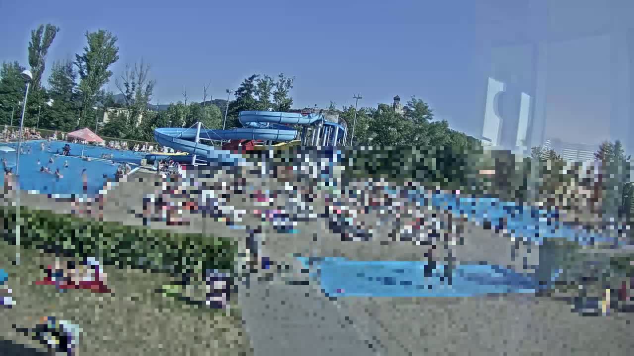 Trenčín, Summer Swimming Pool Outdoor  Live Cam - Trencin, Okres Trencin, Slovakia