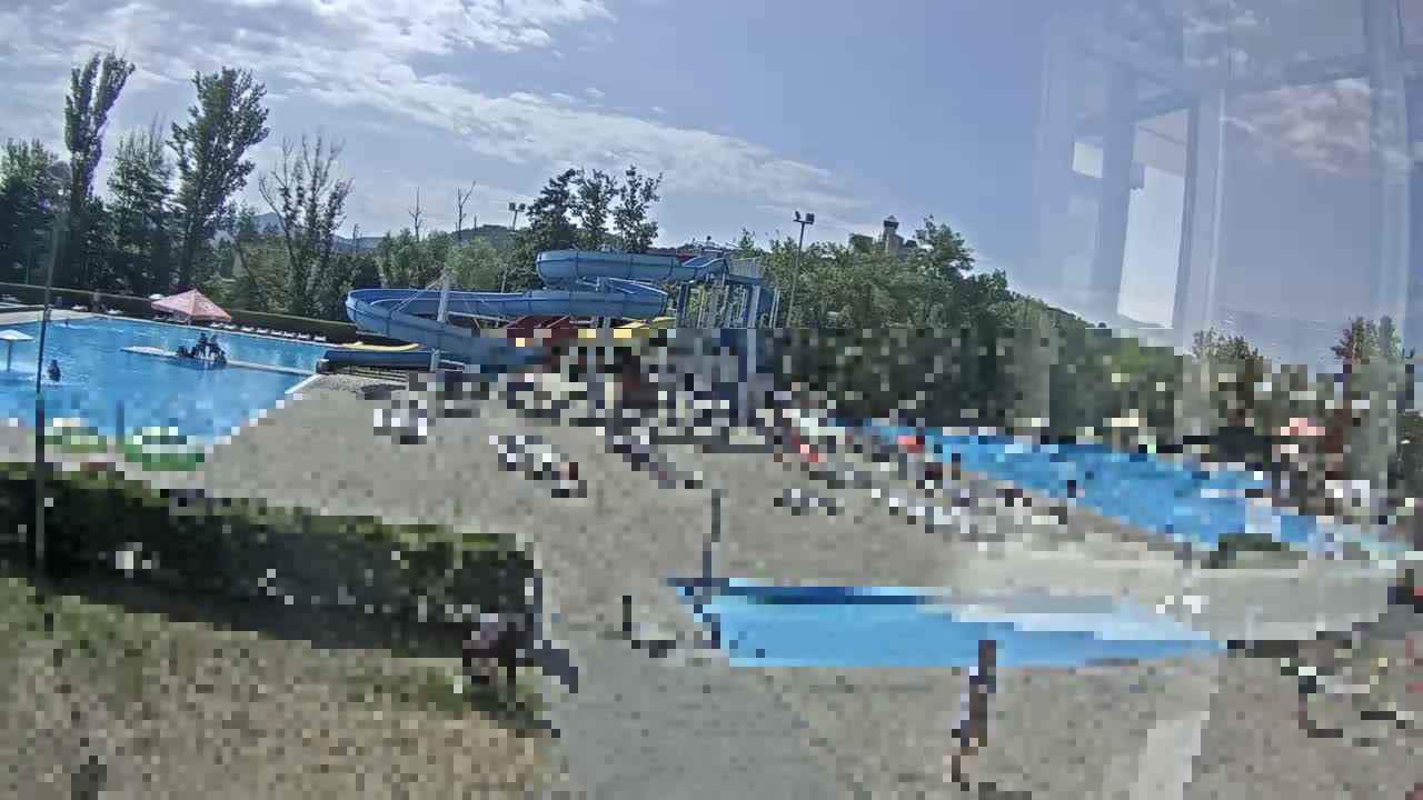 Trenčín, Summer Swimming Pool Outdoor  Live Cam - Trencin, Okres Trencin, Slovakia