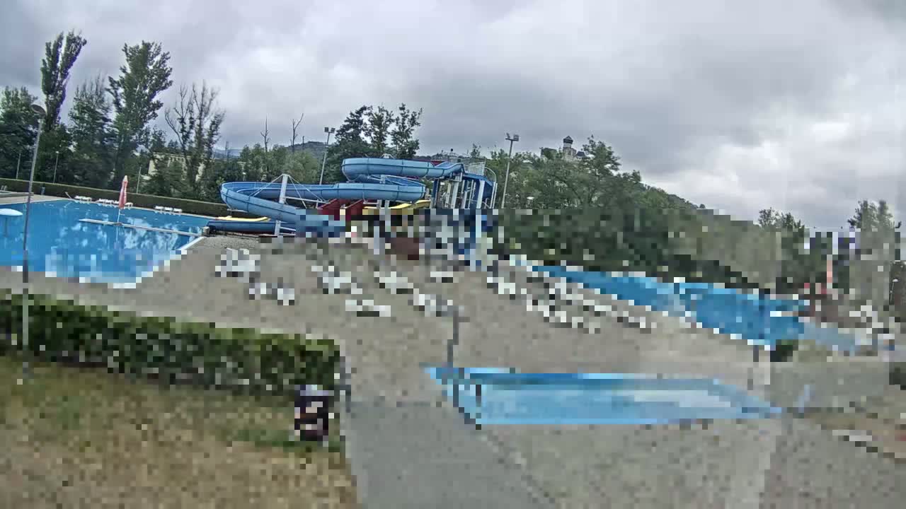 Trenčín, Summer Swimming Pool Outdoor  Live Cam - Trencin, Okres Trencin, Slovakia
