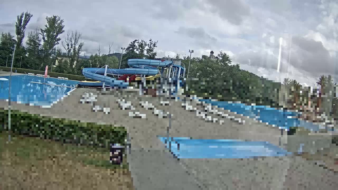 Trenčín, Summer Swimming Pool Outdoor  Live Cam - Trencin, Okres Trencin, Slovakia