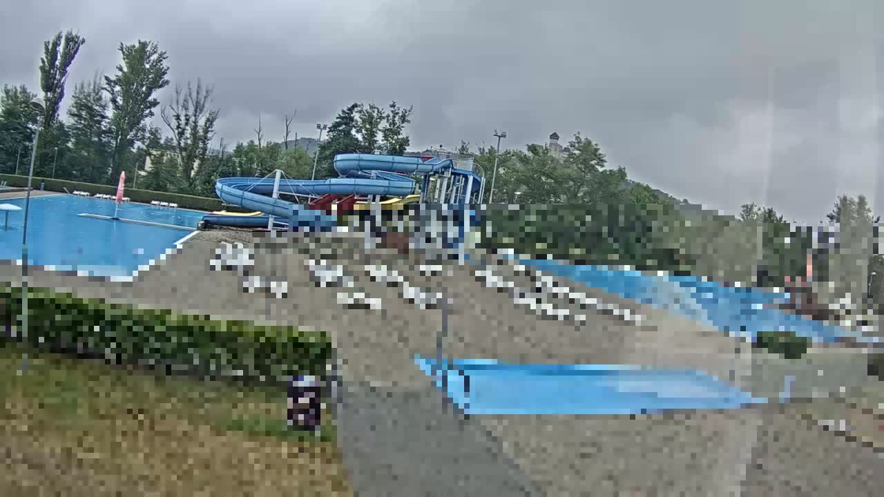 Trenčín, Summer Swimming Pool Outdoor  Live Cam - Trencin, Okres Trencin, Slovakia