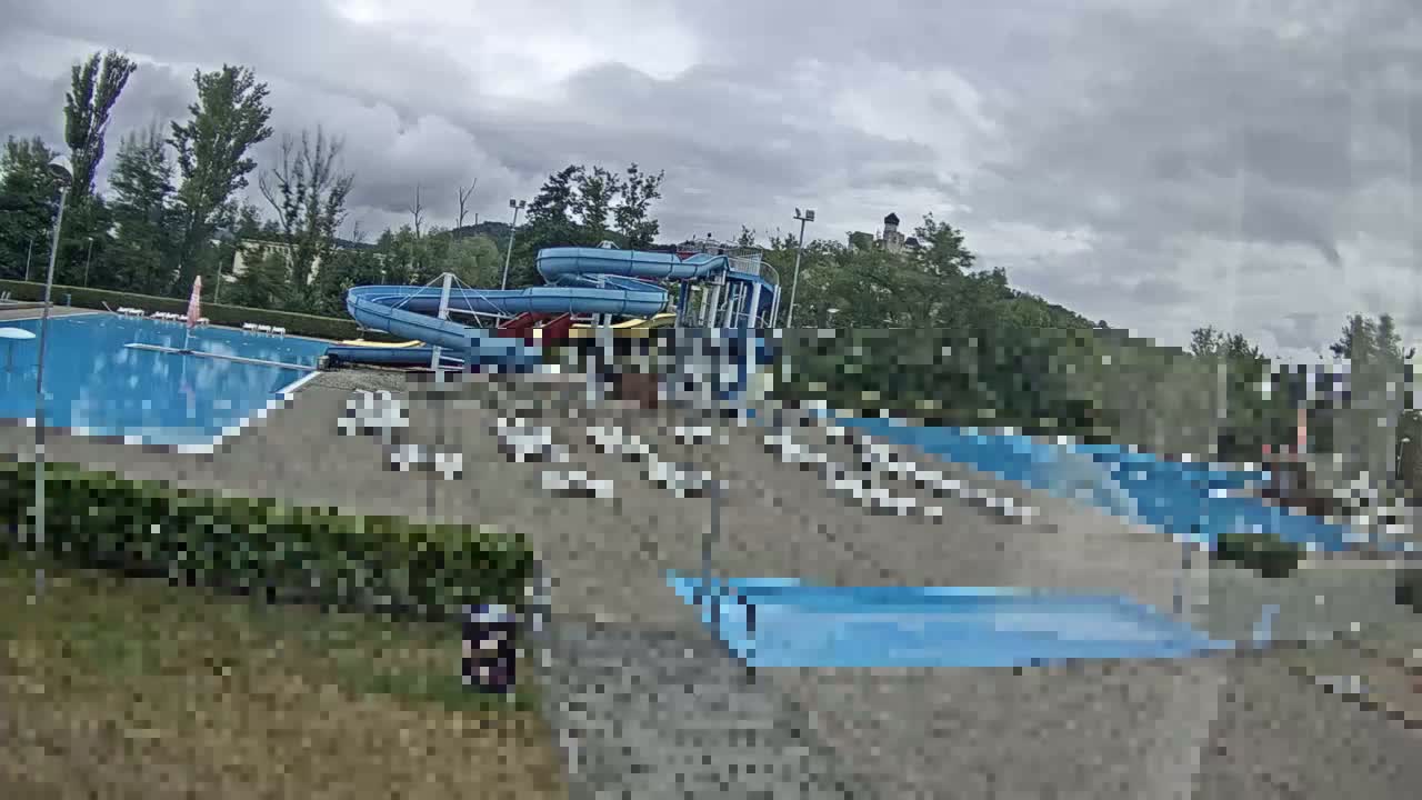 Trenčín, Summer Swimming Pool Outdoor  Live Cam - Trencin, Okres Trencin, Slovakia