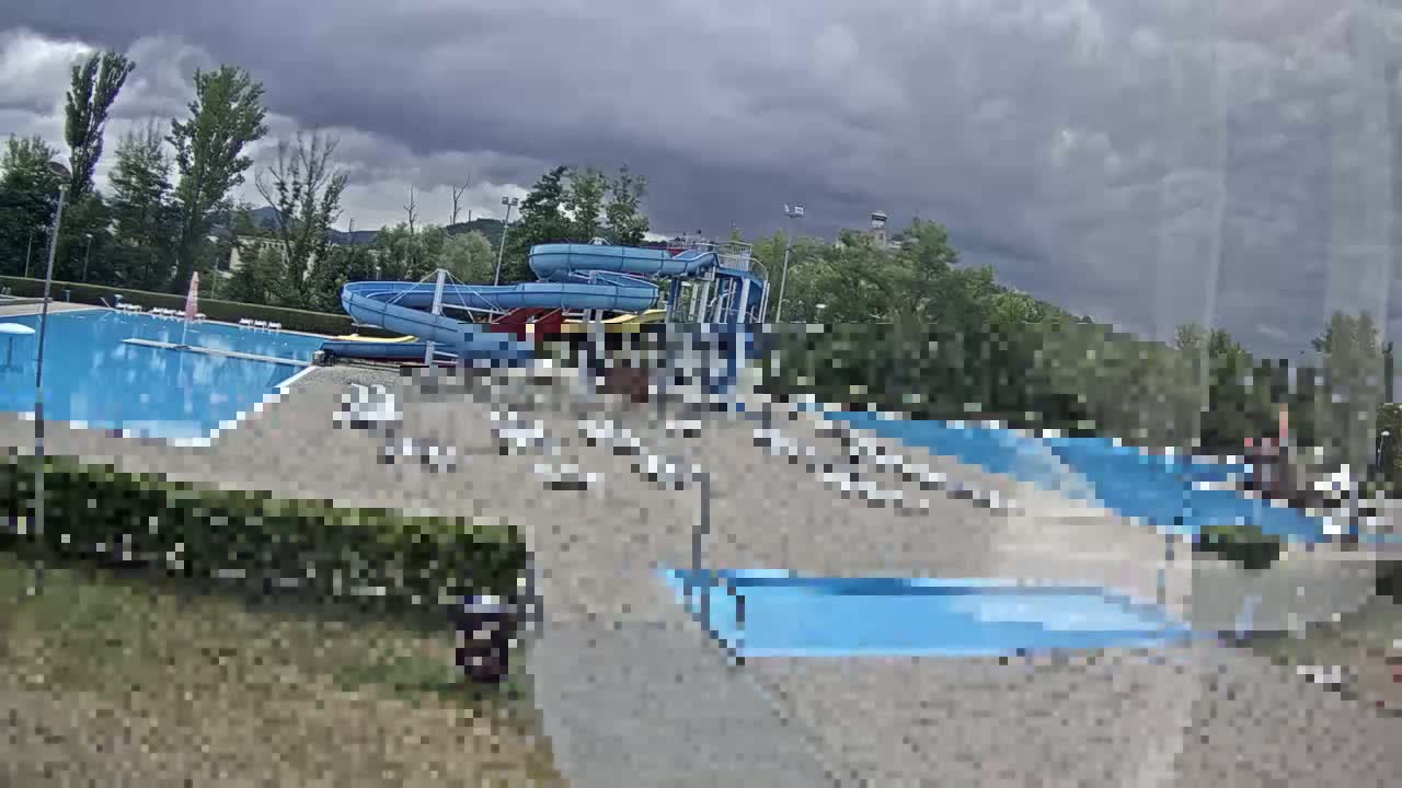 Trenčín, Summer Swimming Pool Outdoor  Live Cam - Trencin, Okres Trencin, Slovakia