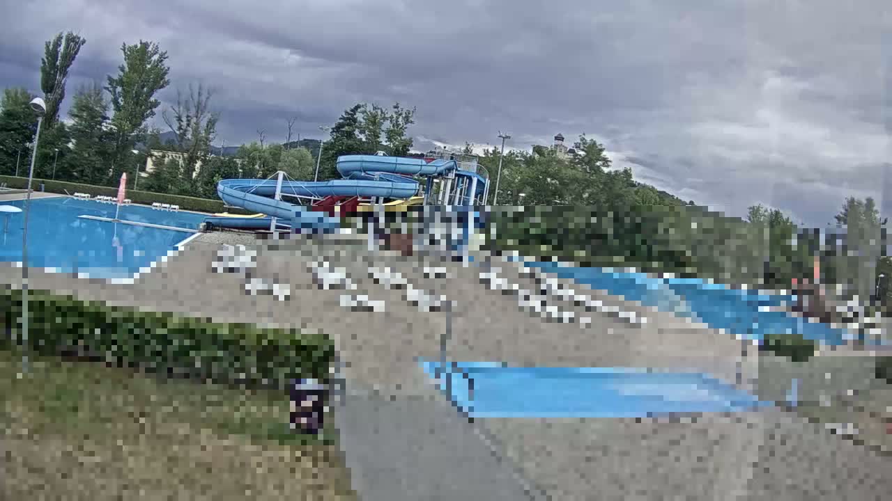 Trenčín, Summer Swimming Pool Outdoor  Live Cam - Trencin, Okres Trencin, Slovakia