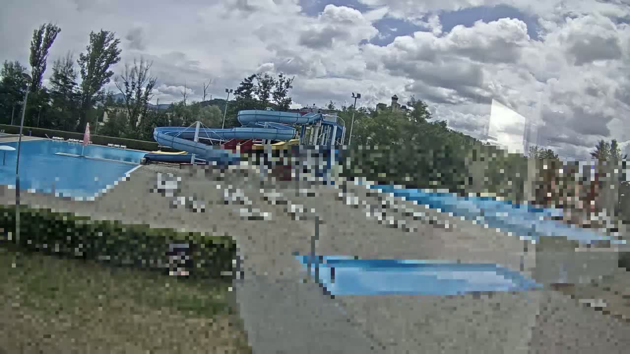 Trenčín, Summer Swimming Pool Outdoor  Live Cam - Trencin, Okres Trencin, Slovakia
