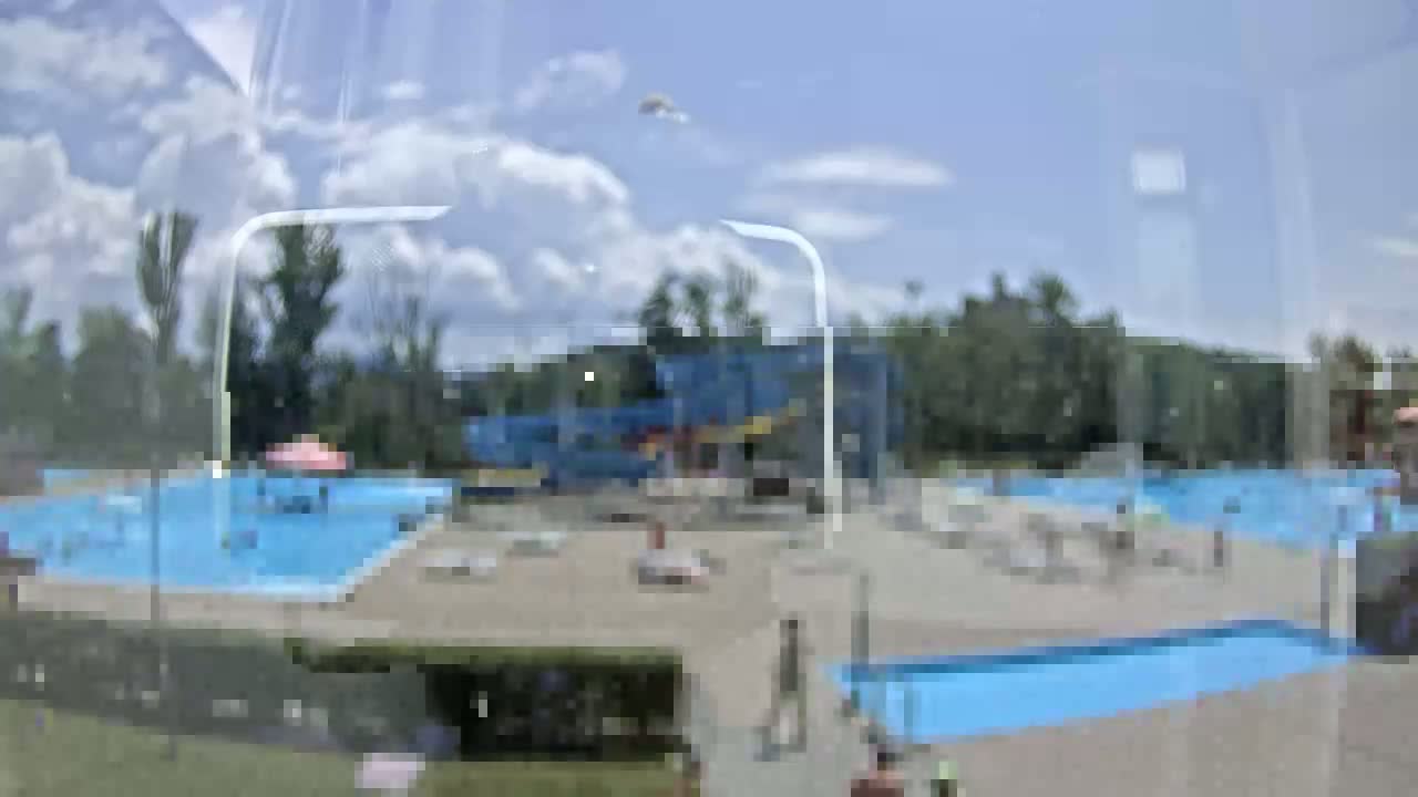 Trenčín, Summer Swimming Pool Outdoor  Live Cam - Trencin, Okres Trencin, Slovakia