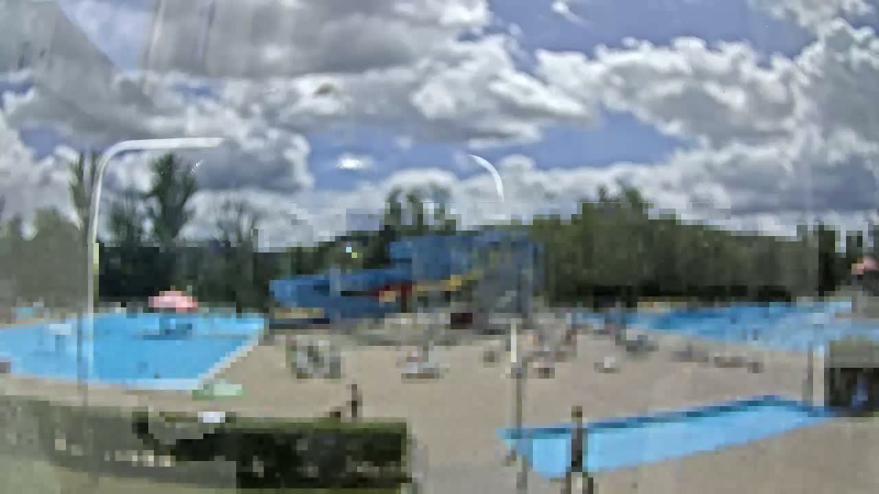 Trenčín, Summer Swimming Pool Outdoor  Live Cam - Trencin, Okres Trencin, Slovakia