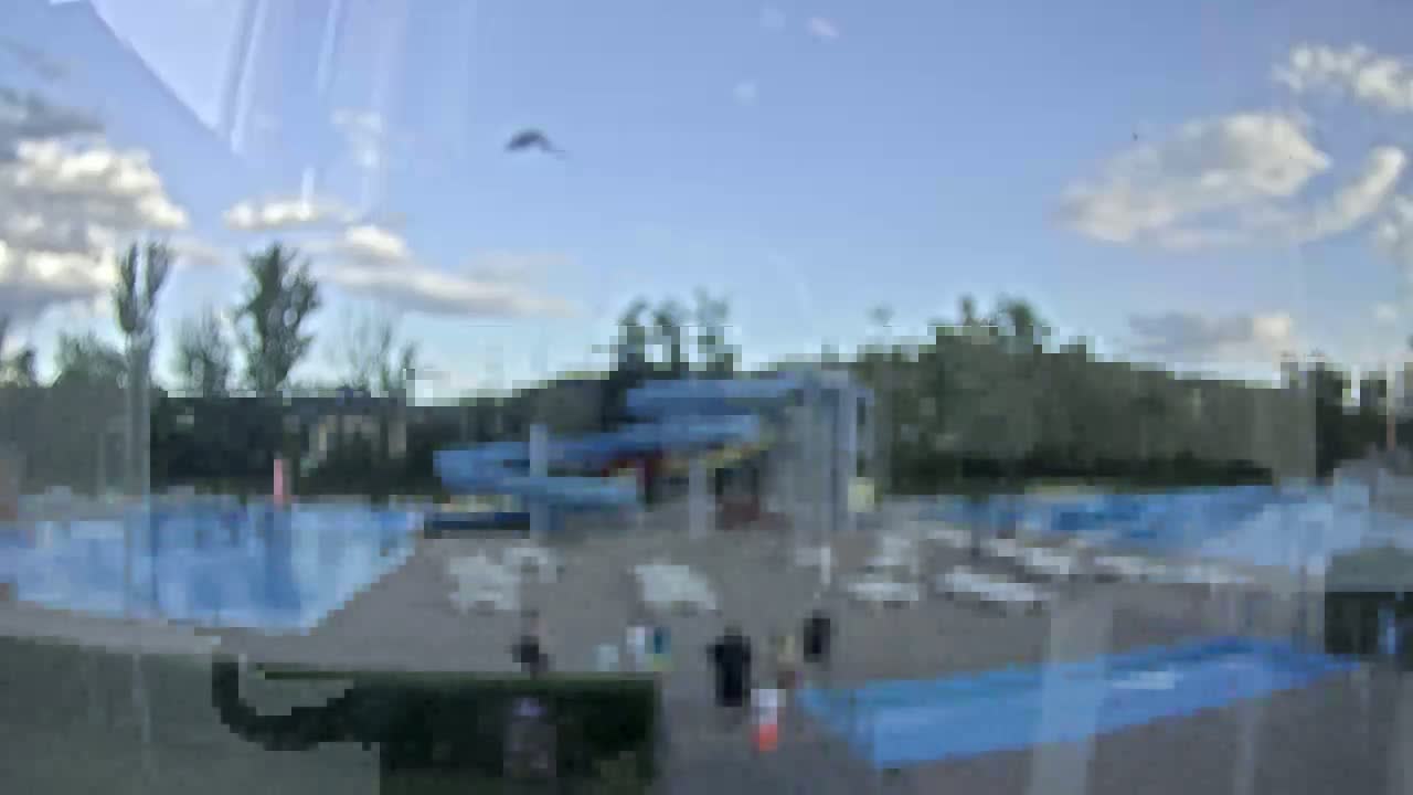 Trenčín, Summer Swimming Pool Outdoor  Live Cam - Trencin, Okres Trencin, Slovakia