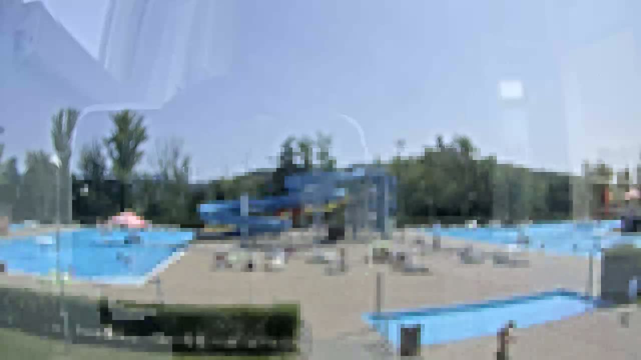 Trenčín, Summer Swimming Pool Outdoor  Live Cam - Trencin, Okres Trencin, Slovakia