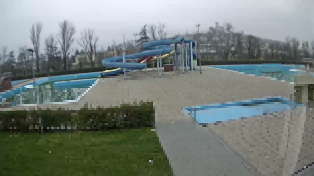 Trenčín, Summer Swimming Pool Outdoor  Live Cam - Trencin, Okres Trencin, Slovakia