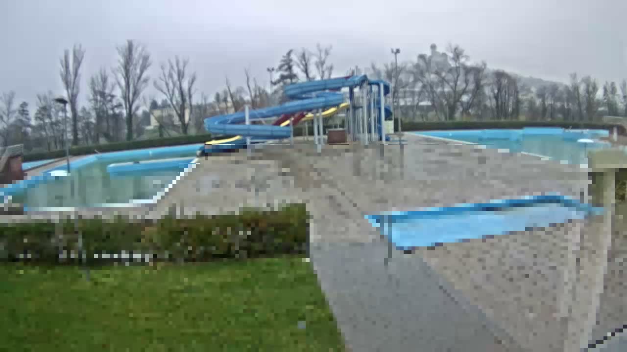 Trenčín, Summer Swimming Pool Outdoor  Live Cam - Trencin, Okres Trencin, Slovakia