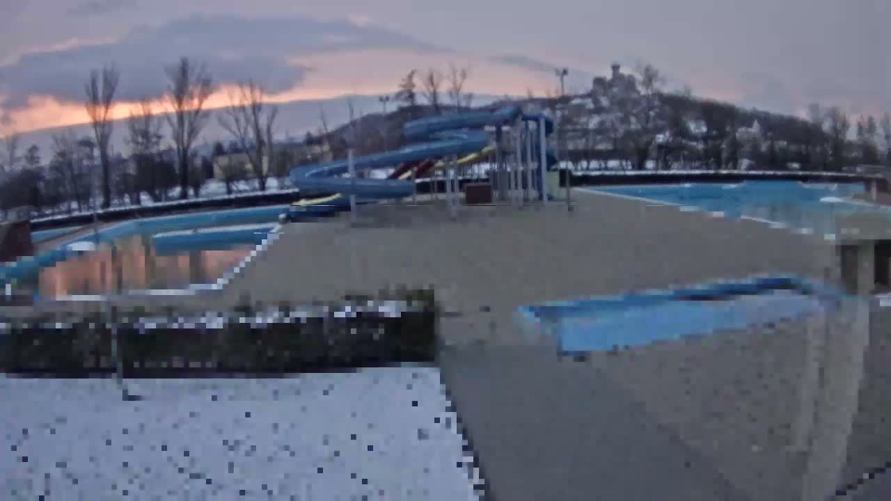 Trenčín, Summer Swimming Pool Outdoor  Live Cam - Trencin, Okres Trencin, Slovakia