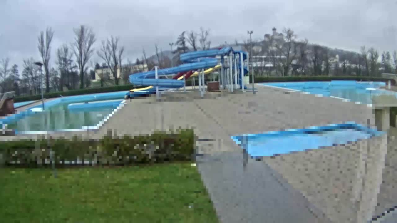 Trenčín, Summer Swimming Pool Outdoor  Live Cam - Trencin, Okres Trencin, Slovakia