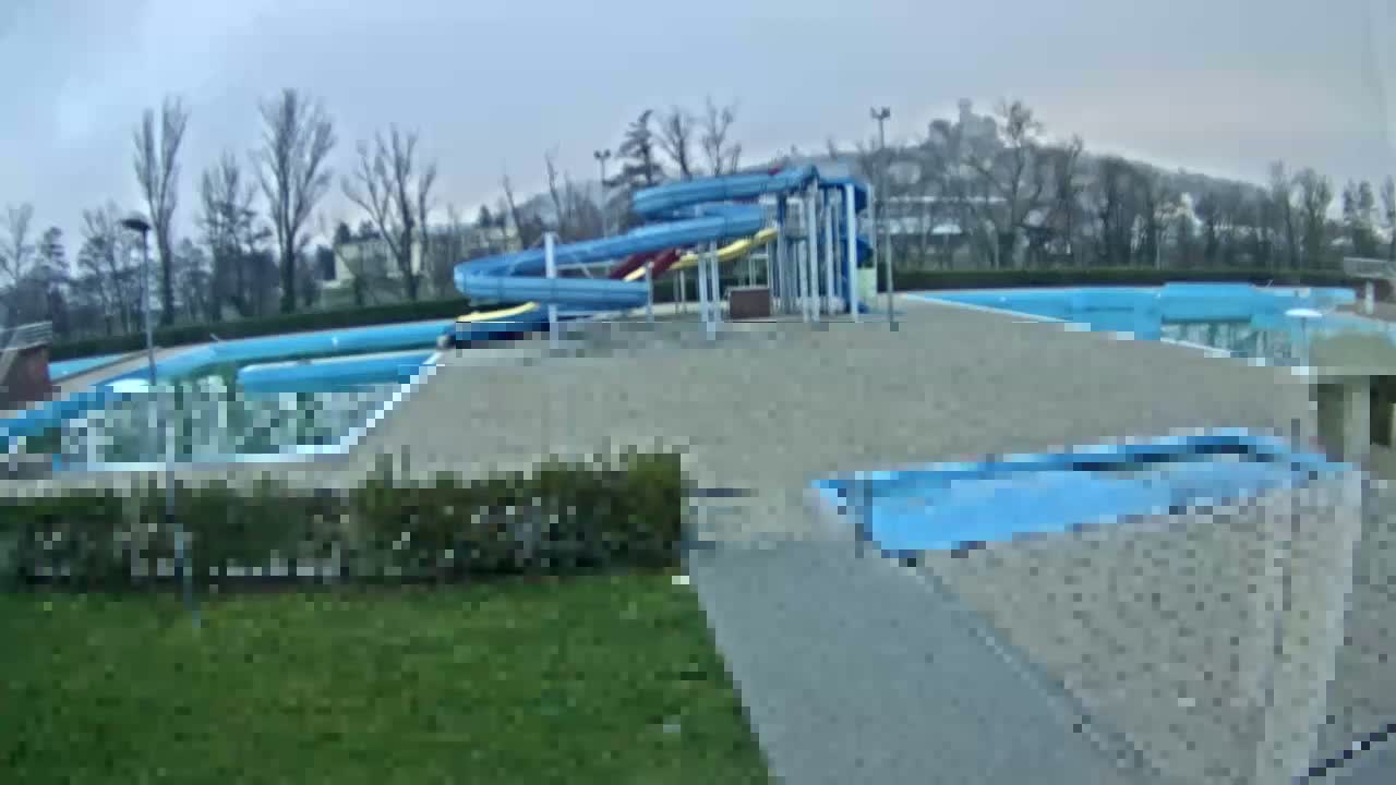 Trenčín, Summer Swimming Pool Outdoor  Live Cam - Trencin, Okres Trencin, Slovakia