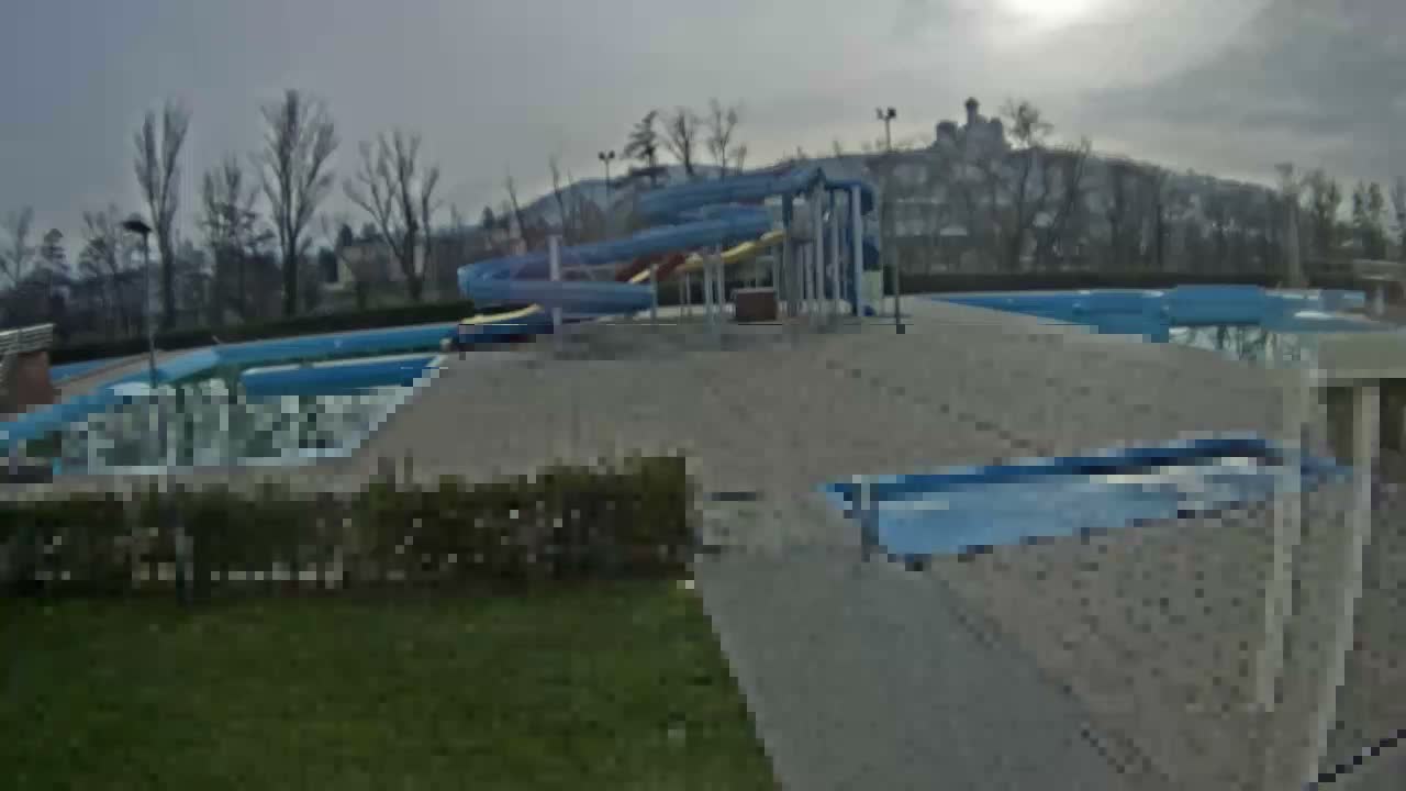 Trenčín, Summer Swimming Pool Outdoor  Live Cam - Trencin, Okres Trencin, Slovakia