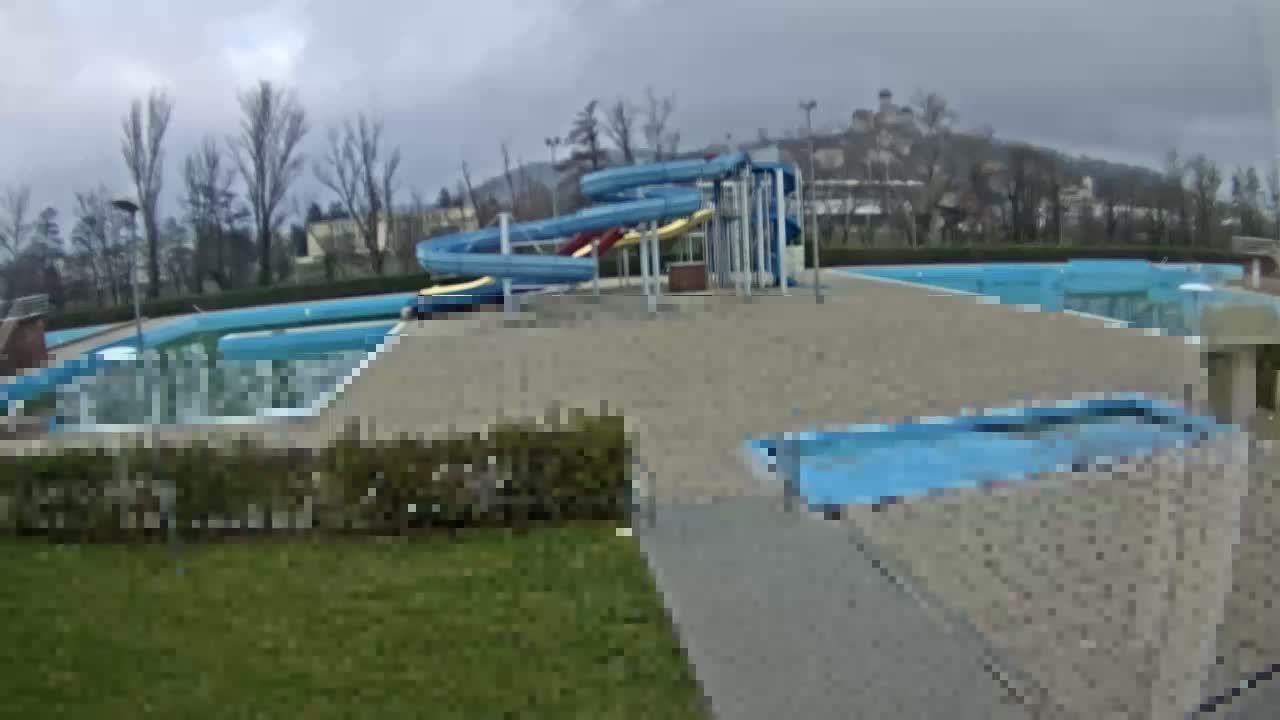 Trenčín, Summer Swimming Pool Outdoor  Live Cam - Trencin, Okres Trencin, Slovakia