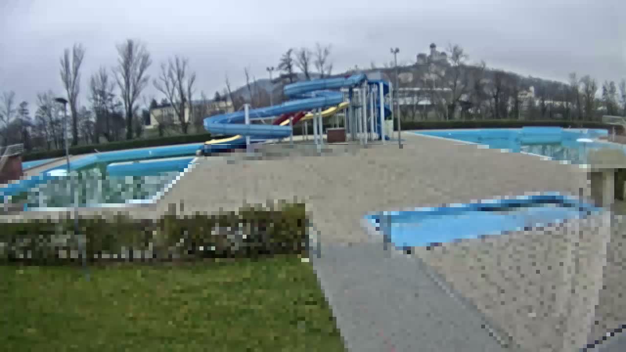 Trenčín, Summer Swimming Pool Outdoor  Live Cam - Trencin, Okres Trencin, Slovakia