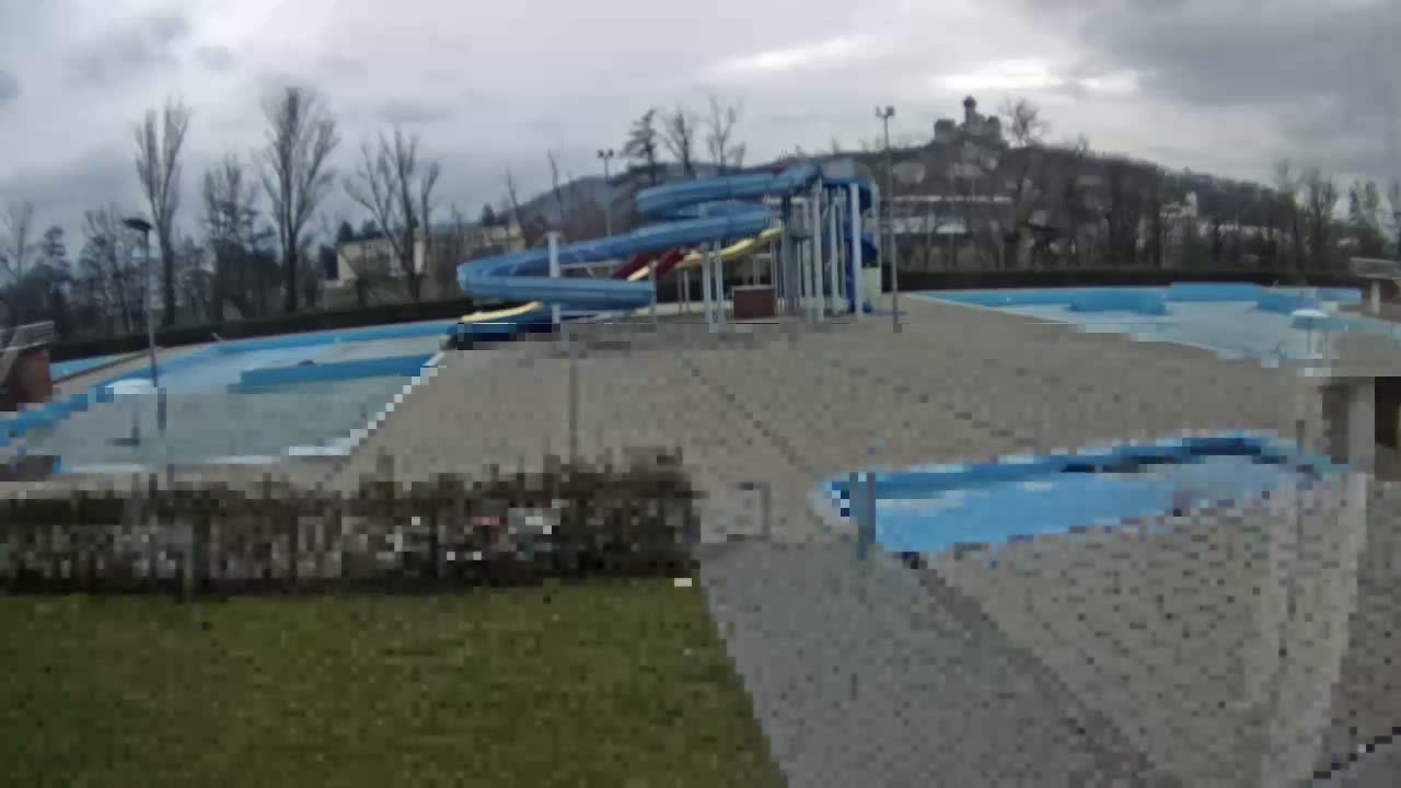 Trenčín, Summer Swimming Pool Outdoor  Live Cam - Trencin, Okres Trencin, Slovakia
