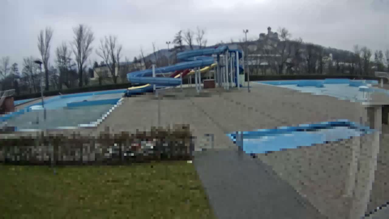 Trenčín, Summer Swimming Pool Outdoor  Live Cam - Trencin, Okres Trencin, Slovakia