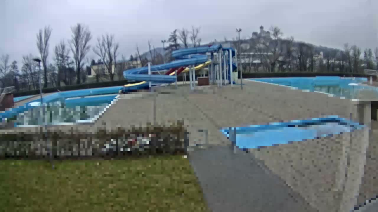 Trenčín, Summer Swimming Pool Outdoor  Live Cam - Trencin, Okres Trencin, Slovakia