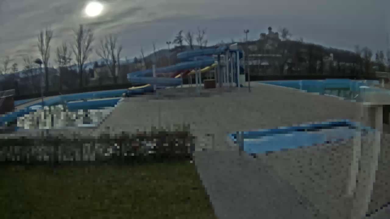 Trenčín, Summer Swimming Pool Outdoor  Live Cam - Trencin, Okres Trencin, Slovakia