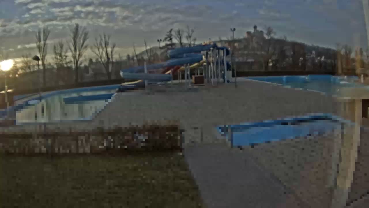 Trenčín, Summer Swimming Pool Outdoor  Live Cam - Trencin, Okres Trencin, Slovakia