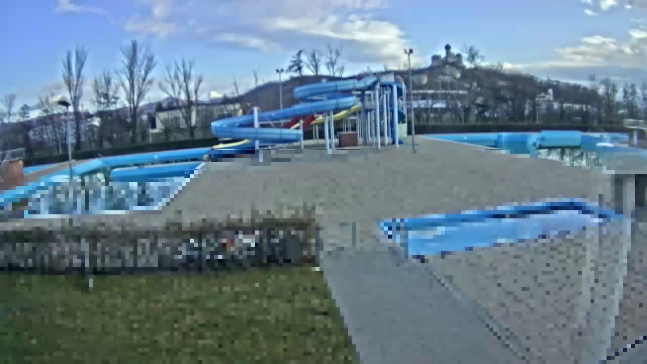 Trenčín, Summer Swimming Pool Outdoor  Live Cam - Trencin, Okres Trencin, Slovakia