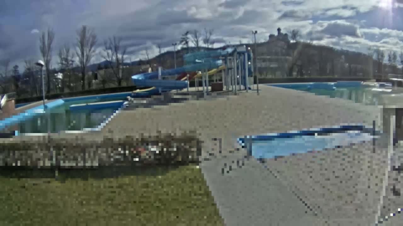 Trenčín, Summer Swimming Pool Outdoor  Live Cam - Trencin, Okres Trencin, Slovakia
