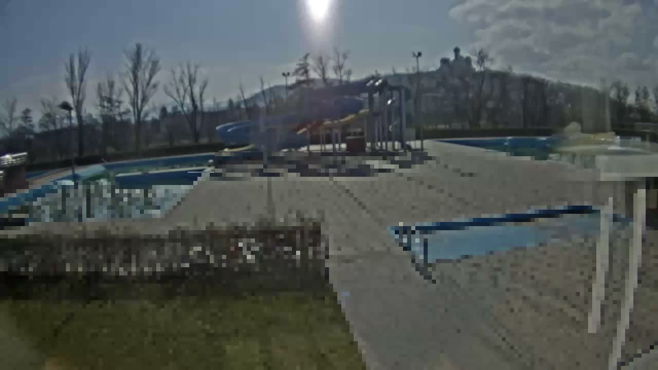 Trenčín, Summer Swimming Pool Outdoor  Live Cam - Trencin, Okres Trencin, Slovakia
