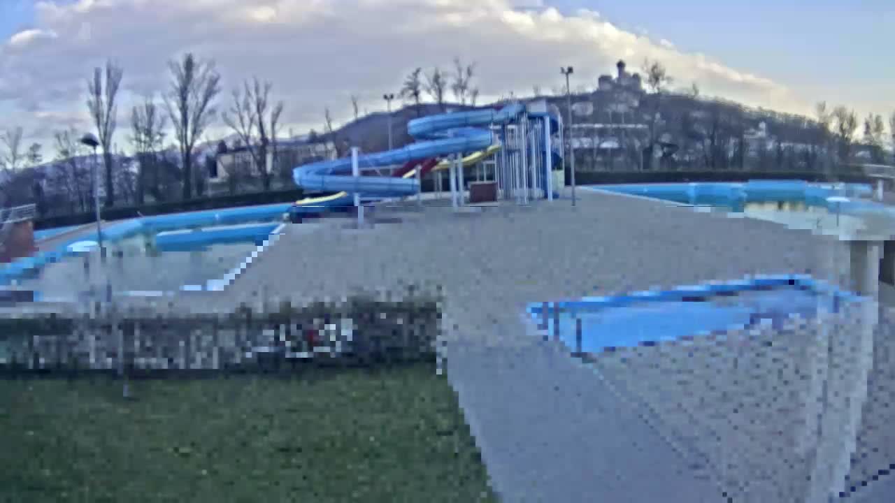 Trenčín, Summer Swimming Pool Outdoor  Live Cam - Trencin, Okres Trencin, Slovakia