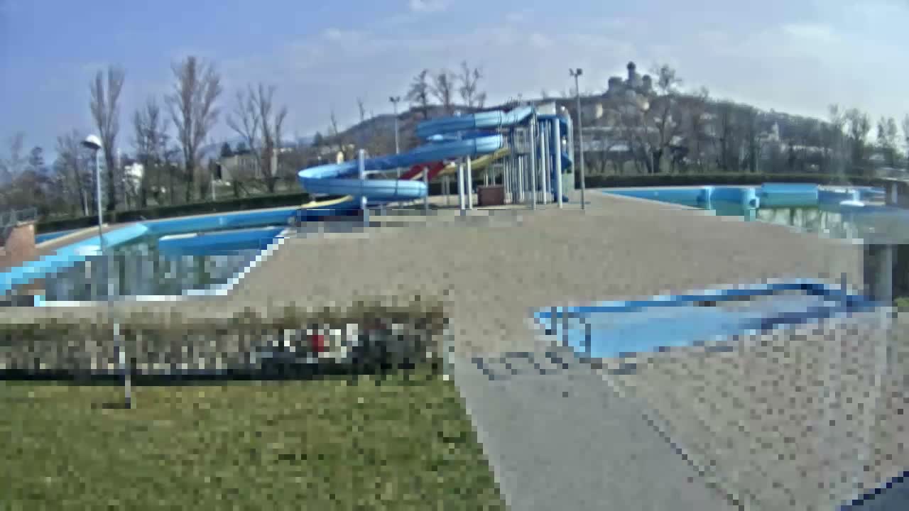 Trenčín, Summer Swimming Pool Outdoor  Live Cam - Trencin, Okres Trencin, Slovakia