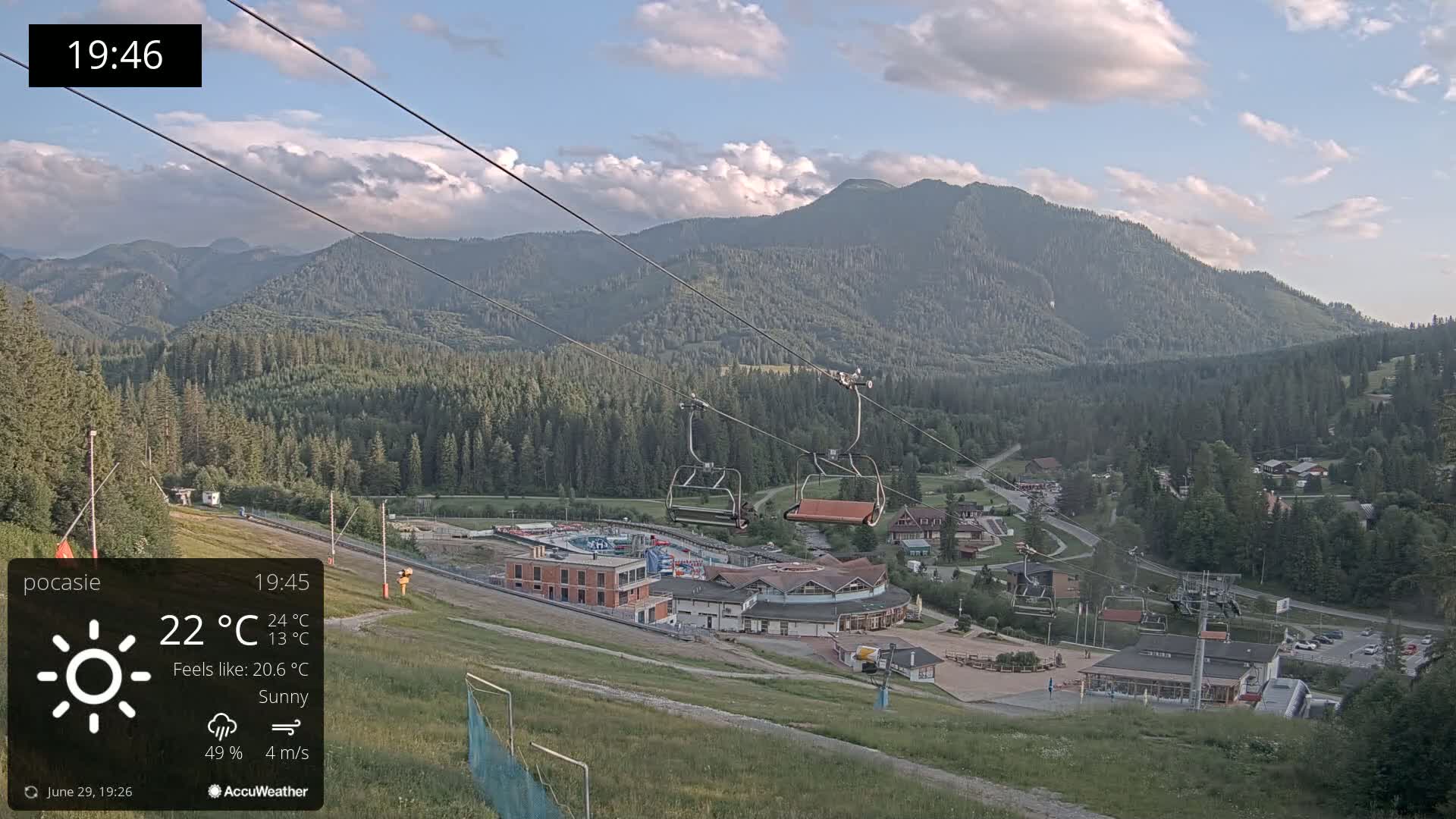 Meander Oravice Village Ski Slopes & Osobita Mountain Live Cam - Vitanova, Tvrdosin, Zilina, Slovakia