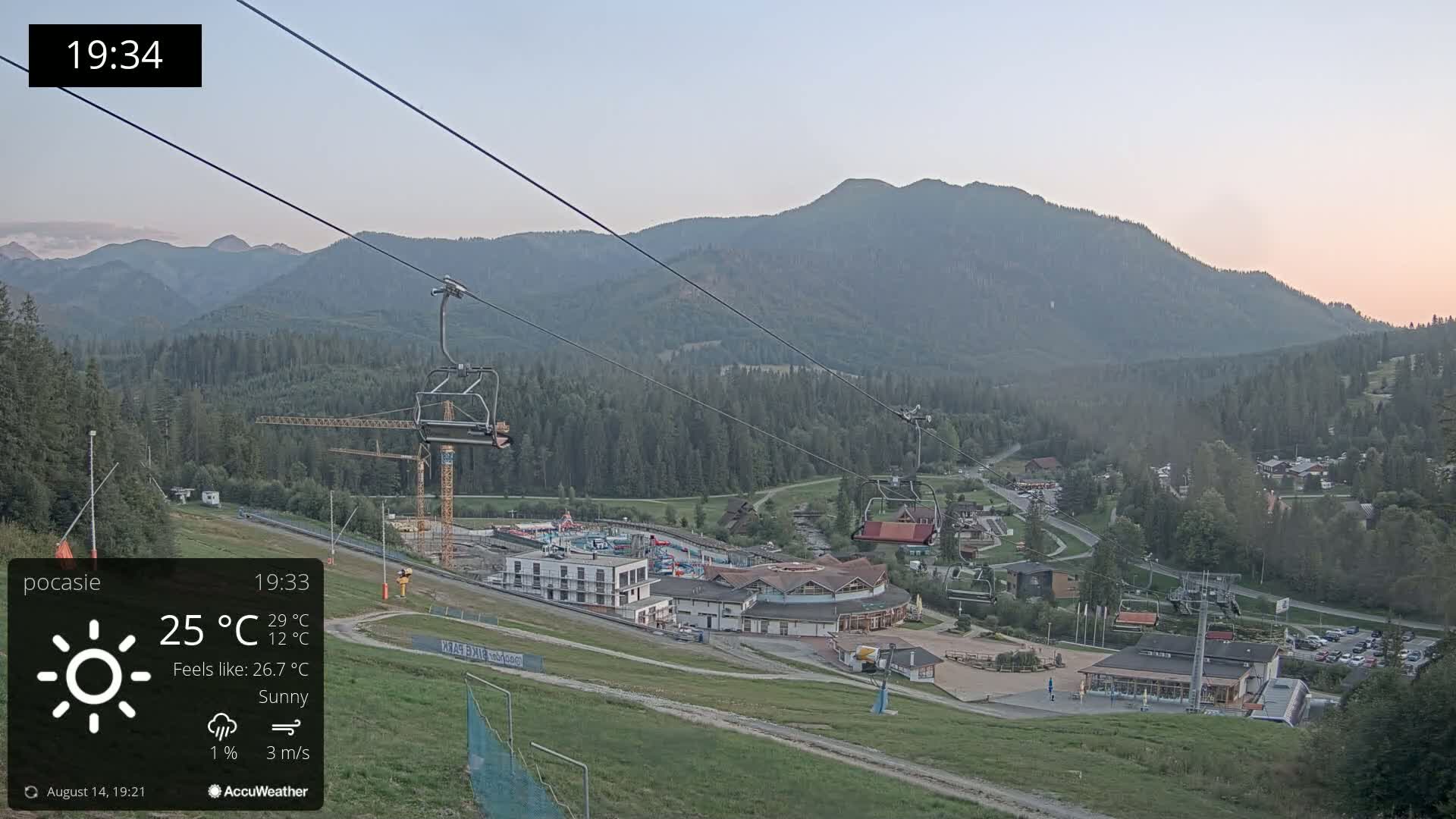 Meander Oravice Village Ski Slopes & Osobita Mountain Live Cam - Vitanova, Tvrdosin, Zilina, Slovakia