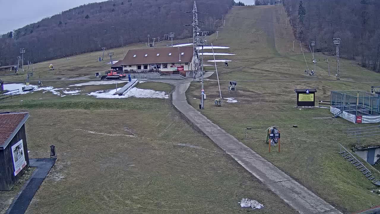 Jahodna Ski Slope West View Live Cam - Sever, Kosice 1, Kosice, Slovakia