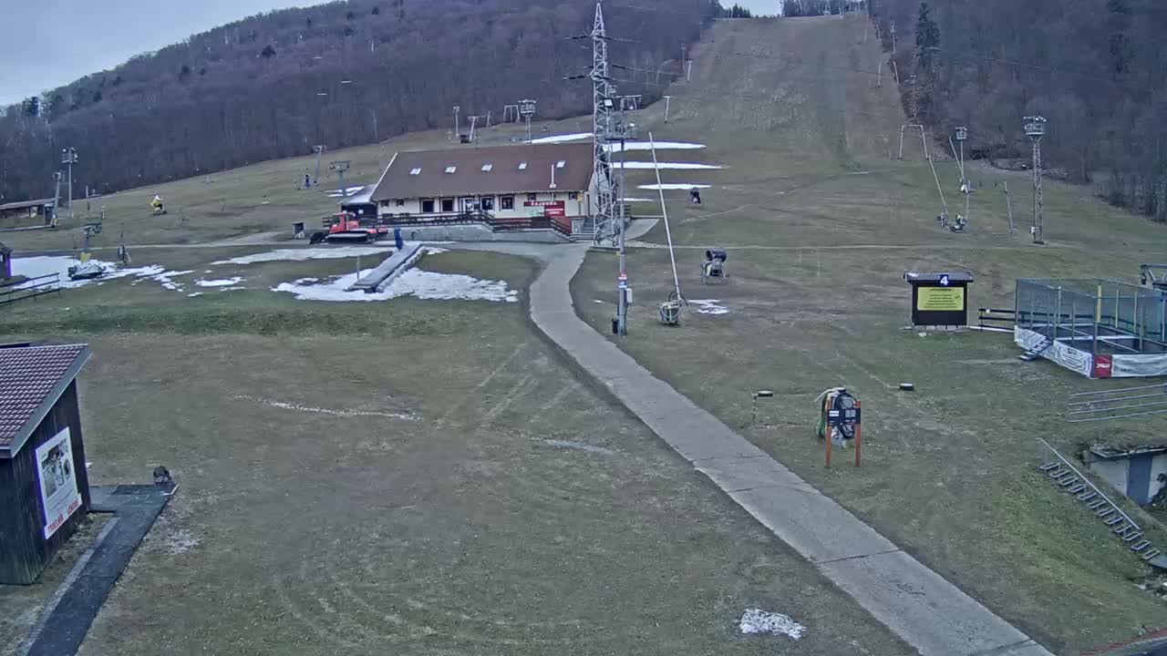 Jahodna Ski Slope West View Live Cam - Sever, Kosice 1, Kosice, Slovakia