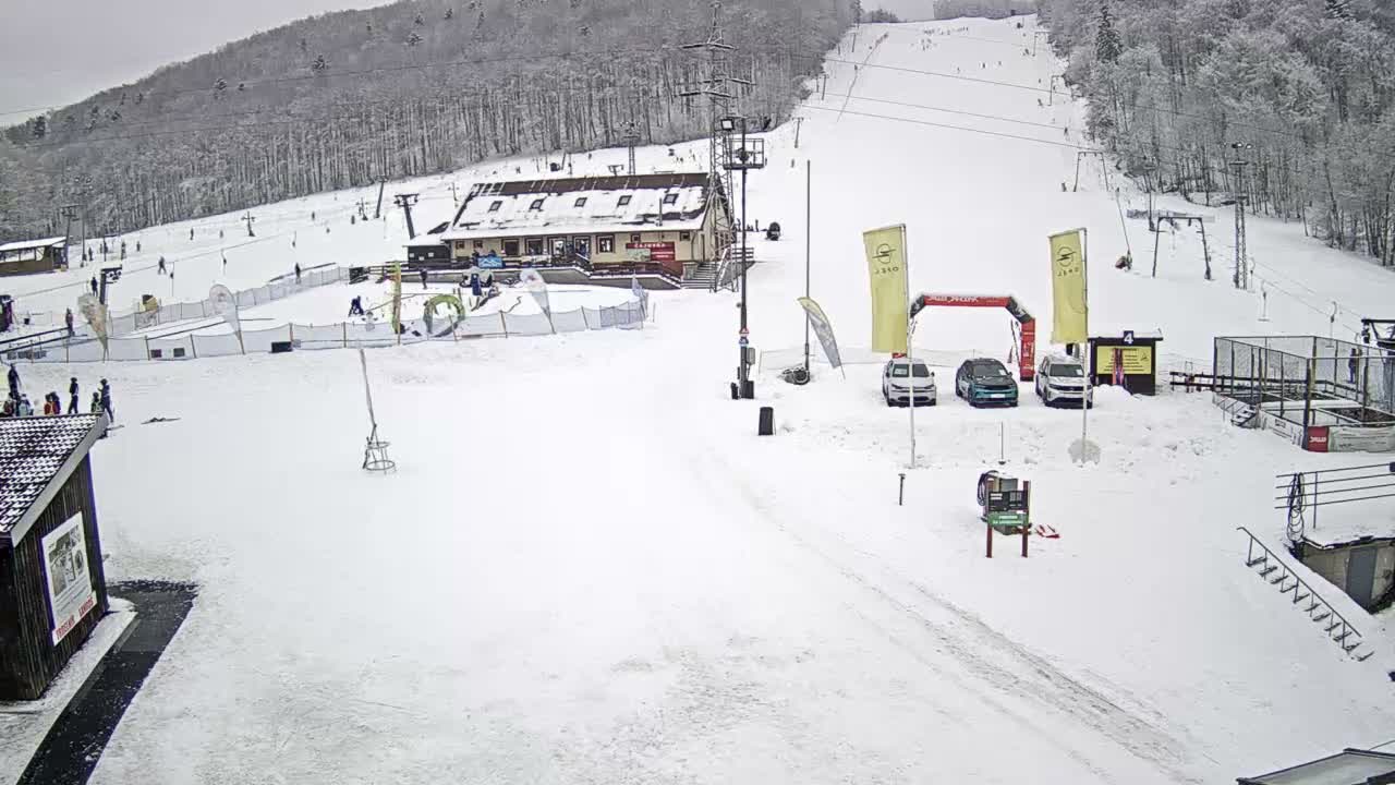 Jahodna Ski Slope West View Live Cam - Sever, Kosice 1, Kosice, Slovakia