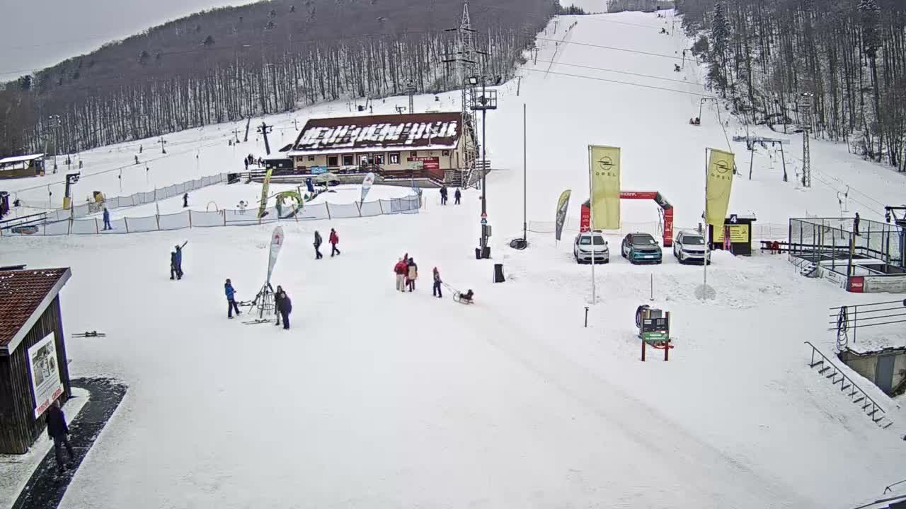 Jahodna Ski Slope West View Live Cam - Sever, Kosice 1, Kosice, Slovakia