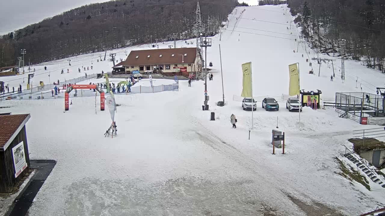 Jahodna Ski Slope West View Live Cam - Sever, Kosice 1, Kosice, Slovakia