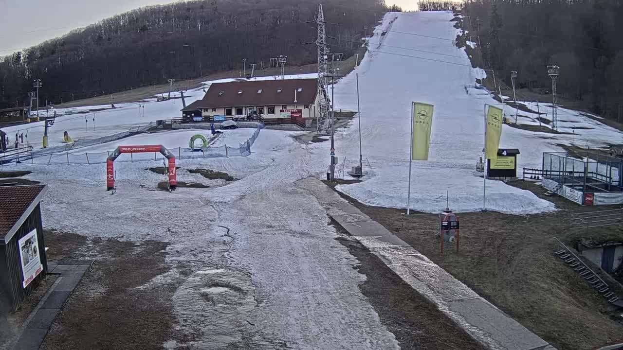 Jahodna Ski Slope West View Live Cam - Sever, Kosice 1, Kosice, Slovakia