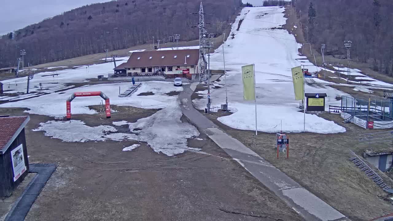 Jahodna Ski Slope West View Live Cam - Sever, Kosice 1, Kosice, Slovakia