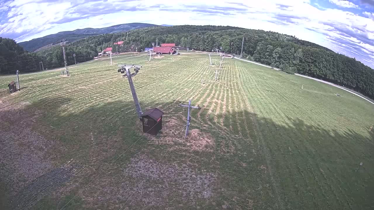 Jahodna Ski Slope East View Live Cam - Sever, Kosice 1, Kosice, Slovakia
