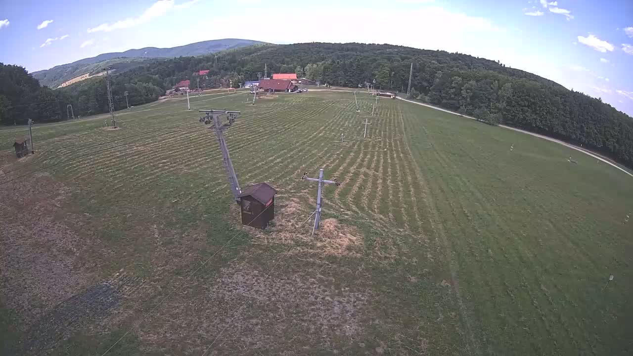 Jahodna Ski Slope East View Live Cam - Sever, Kosice 1, Kosice, Slovakia