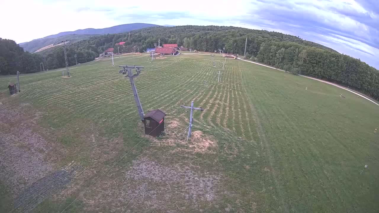 Jahodna Ski Slope East View Live Cam - Sever, Kosice 1, Kosice, Slovakia