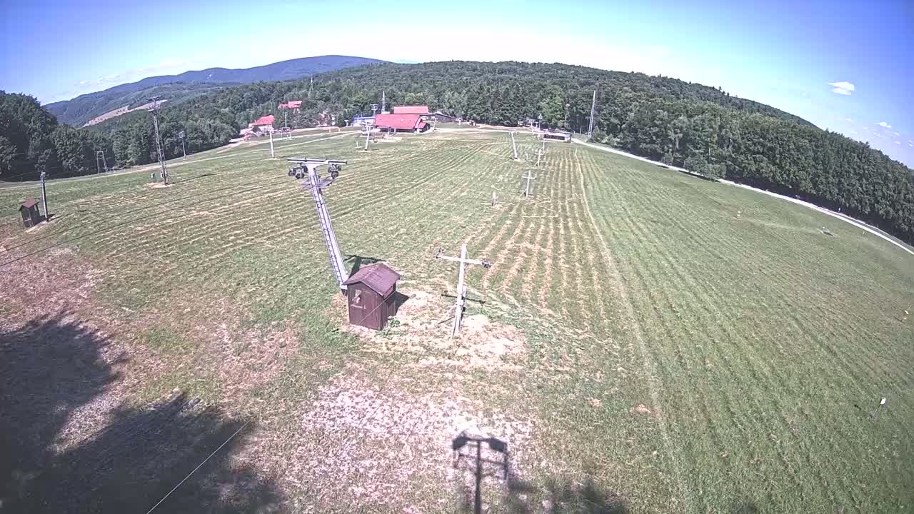 Jahodna Ski Slope East View Live Cam - Sever, Kosice 1, Kosice, Slovakia