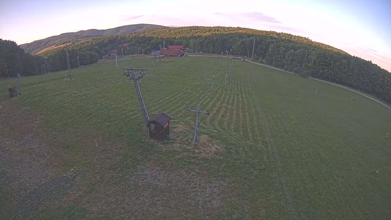 Jahodna Ski Slope East View Live Cam - Sever, Kosice 1, Kosice, Slovakia