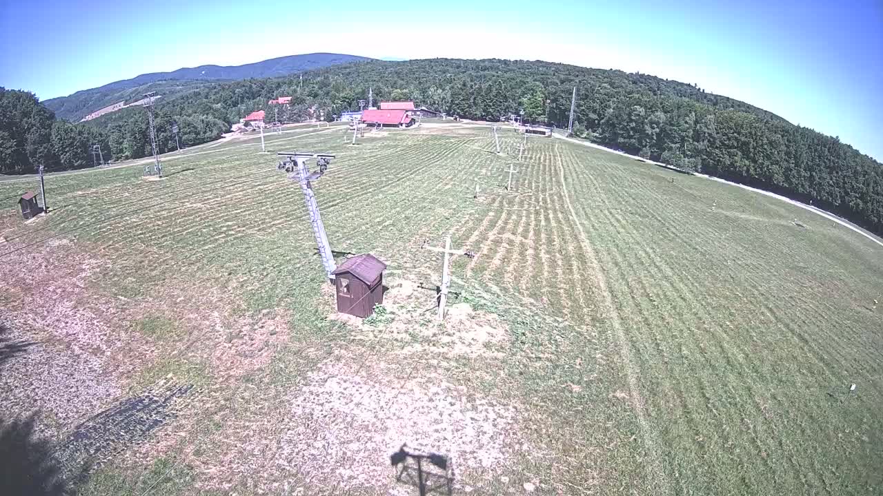 Jahodna Ski Slope East View Live Cam - Sever, Kosice 1, Kosice, Slovakia