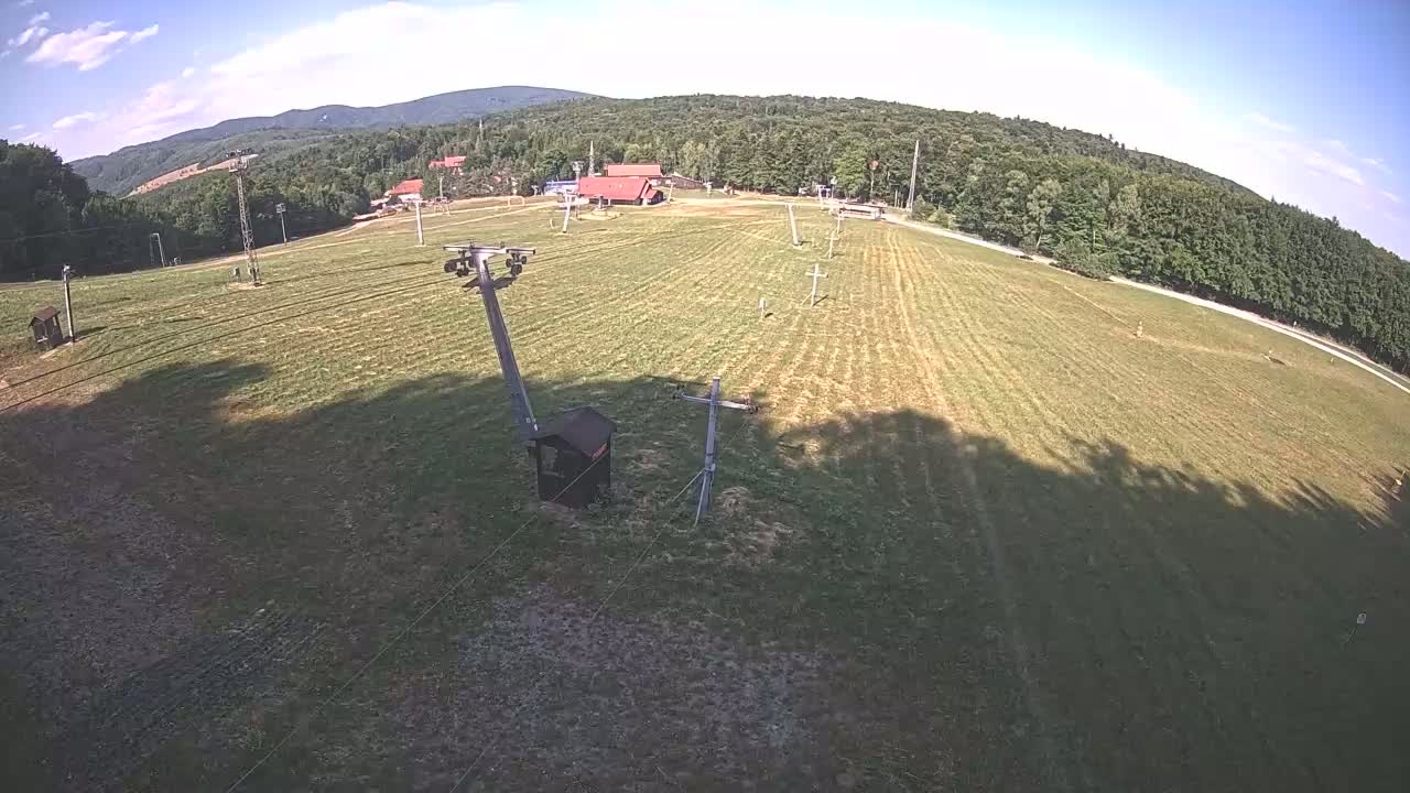 Jahodna Ski Slope East View Live Cam - Sever, Kosice 1, Kosice, Slovakia