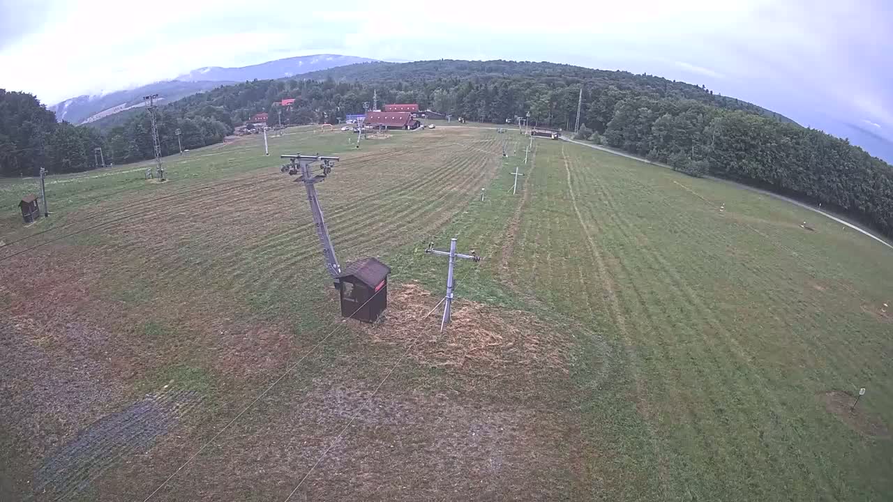 Jahodna Ski Slope East View Live Cam - Sever, Kosice 1, Kosice, Slovakia