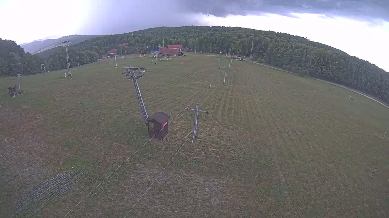 Jahodna Ski Slope East View Live Cam - Sever, Kosice 1, Kosice, Slovakia