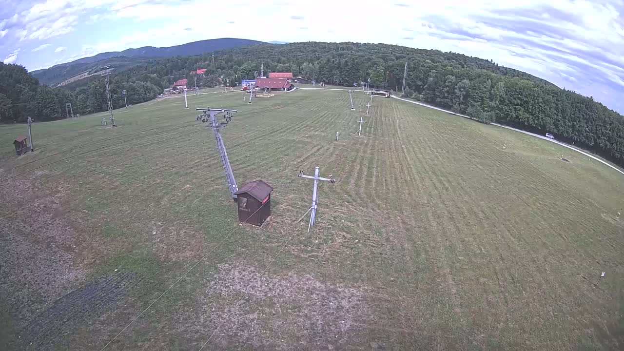 Jahodna Ski Slope East View Live Cam - Sever, Kosice 1, Kosice, Slovakia